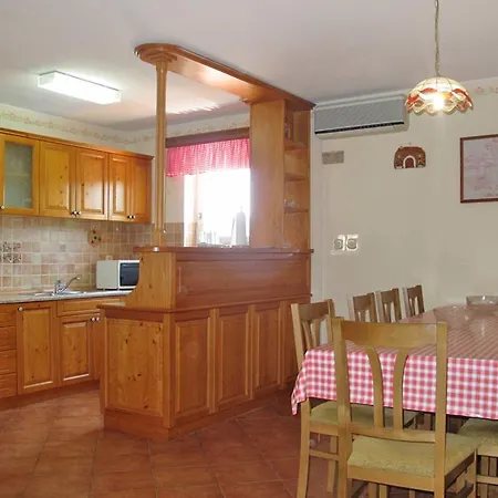 Haus Tone * Potpićan